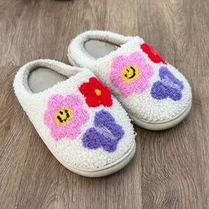 Floral Embroidered Slippers